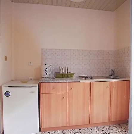 Stella Studios Apartment Laganas